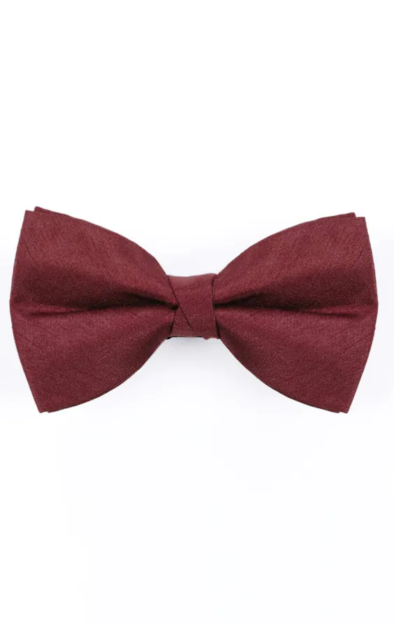 Strik in bordeauxrood, polyester dupion, voorgestrikt Strik in bordeauxrood, polyester dupion, voorgestrikt