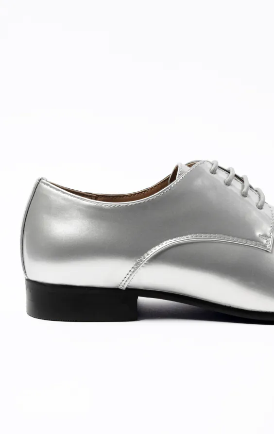 Eigentijdse zilveren laklederen schoenen - photo 4