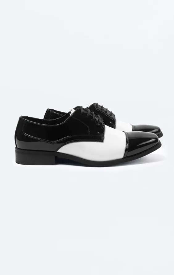 Vegas zwart & witte patent schoenen Vegas zwart & witte patent schoenen