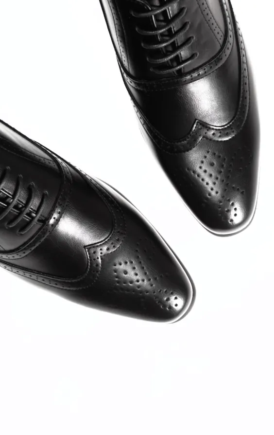Zwarte oxford brogue schoenen - photo 1 Zwarte oxford brogue schoenen - photo 1