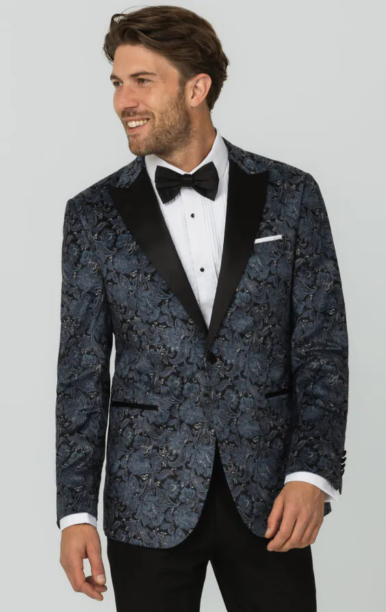 Blauw fluwelen smoking jas met paisleyprint en piek revers Blauw fluwelen smoking jas met paisleyprint en piek revers
