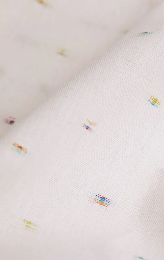 Wit shirt met korte mouwen en gekleurd vlechtwerk - photo 4