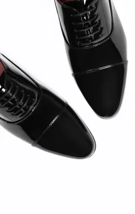 Zwart patent plain oxford toecap schoenen