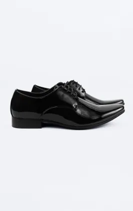 Zwarte moderne lakleren schoenen
