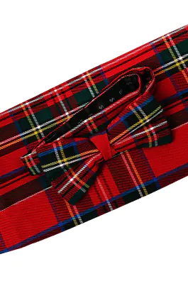 Rood geruite cumberband en voor-gestrikte strik set