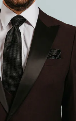 Bordeaux rood smokingjas met piek revers