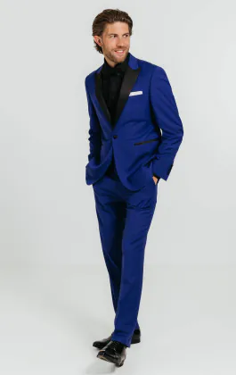 Hel blauw smoking met piek revers