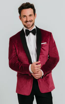 Bordeaux rood fluwelen smoking met zwart pantalon