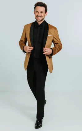 Goudkleurig paisley fluweel smoking met zwart pantalon